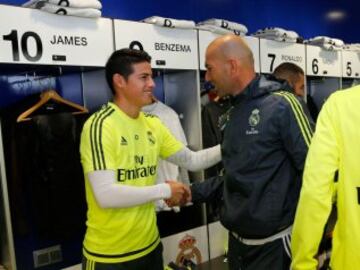 James Rodríguez saluda al que seguro fue un ídolo de su infancia, ahora es su entrenador. 