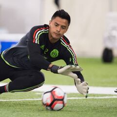 Talavera se perfila como titular contra Estados Unidos