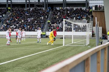 1-3.El portero Teitur Gestsson marcó el tercer gol en propia puerta tras un lanzamiento de Isco.