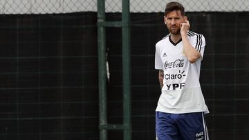 El presidente señaló que que "hay que ponerse en el lugar" del futbolista y de su familia para entender su decisión de no querer jugar ante Israel.