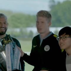 Agüero y De Bruyne vacilaron a la afición del City: lo de tirar la Copa estaba preparado