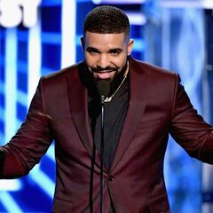 Drake delights fans with surprise appearance at Lil Wayne concert