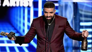 LAS VEGAS, NV - MAY 01: Drake accepts Top Male Artist onstage during the 2019 Billboard Music Awards at MGM Grand Garden Arena on May 1, 2019 in Las Vegas, Nevada.   Ethan Miller/Getty Images/AFP
 == FOR NEWSPAPERS, INTERNET, TELCOS &amp; TELEVISION USE ONLY ==