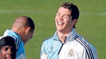 <b>FELIZ. </b>Así de sonriente se mostró Cristiano en el entrenamiento de ayer. La lesión ha quedado atrás.