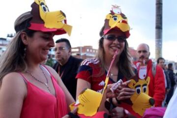 Marea roja: Los hinchas vivieron la novena de Santa Fe