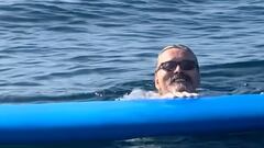 20 horas a la deriva: rescatan a un turista ruso de 64 años que surfeaba en Bali