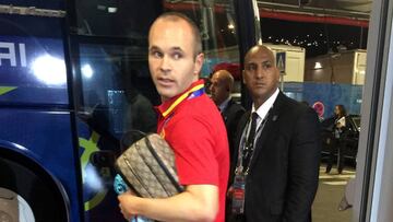 Iniesta: "Apostaría a que Neymar se queda en el Barcelona"