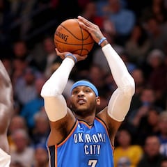 Carmelo deja atrás a Iverson en otro final horrible de OKC (4-7)