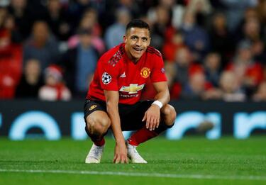 Manchester United's Alexis Sánchez set for "long" absence