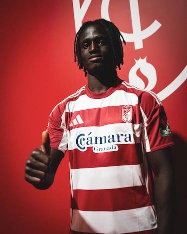 El Granada hace oficial el fichaje de Baba Diocou