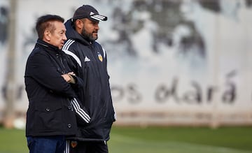 14/03/15  CIUDAD DEPORTIVA DE PATERNA 
ENTRENAMIENTO DEL VALENCIA  VISITA DE PETER LIM  
NUNO