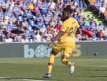 Dispara Carles Pérez raso desde la frontal, pero falla en la parada David Soria y deja el balón muerto dentro del área. Junior Firpo, que entraba desde la izquierda, se queda solo en el rechace y marca a placer.
