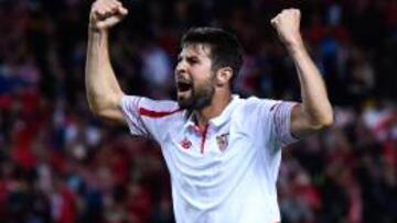 Coke tras meter su penalti en el choque de Europa League.