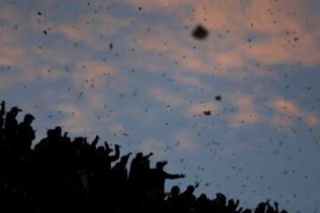 Boca ganó con goles de Pavón y Pezzella en contra, el primero de los tres superclásicos de Argentina.