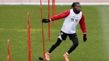 Manucho en un entrenamiento.