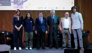 La mesa redonda de la presentación, con Sofía Miranda, Furia, Martínez-Almedia, Juan Antonio Samaranch y Alfredo Relaño. 