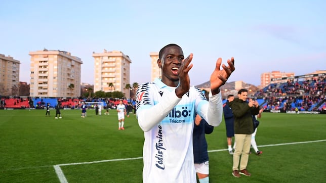 Diakité: “Mis compañeros me dicen Yaya Touré, Pogba o Patrick Vieira”