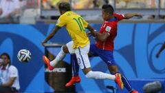Tal como en el Mundial, Neymar y Alexis podr&iacute;an volver a verse las caras. 