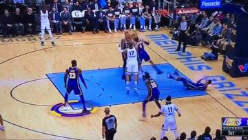 La nula defensa de LeBron por la que le llueven críticas de fans de los Lakers