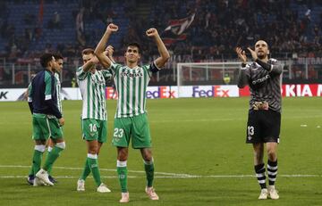 Final del partido, Alegría de Aissa, Mandi y Loren Morón..