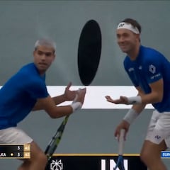 Cientos de GIFs en camino: la cómica reacción de Alcaraz y Ruud en la Laver tras un punto