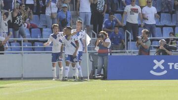 El Tenerife se aferra a Segunda