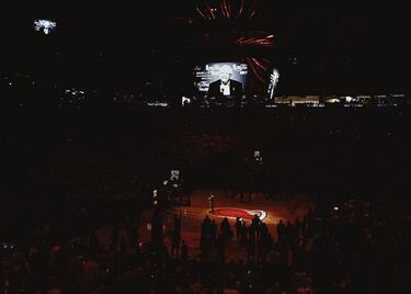 El primer día de 2020, el 1 de enero, murió David Stern, el padre de la NBA moderna y el hombre que revolucionó una Liga mortecina cuando él llegó al cargo de comisionado, en 1984. Lo ejerció hasta 2014, cuando fue relevado por uno de sus hombres de confianza, Adam Silver. Una figura clave, sin la que es imposible entender la historia de la NBA tal y como se ha desarrollado, murió a los 77 años tras sufrir un derrame cerebral.