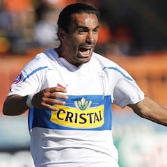 Juan Eluchans postuló a tres jugadores de la UC a la Roja