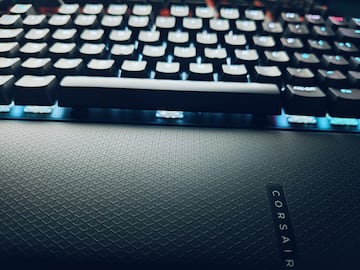 Teclado Corsair KL70
