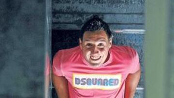 <b>REGRESA UN 'CRACK'. </b>Santi Cazorla posó para AS para festejar su regreso a los terrenos de juego. El asturiano completó ayer el entrenamiento justo a sus compañeros y ya se prepara para gozar de minutos en Mallorca.
