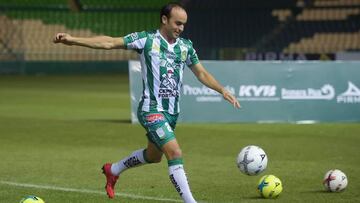 Landon Donovan, presentado como estrella con León