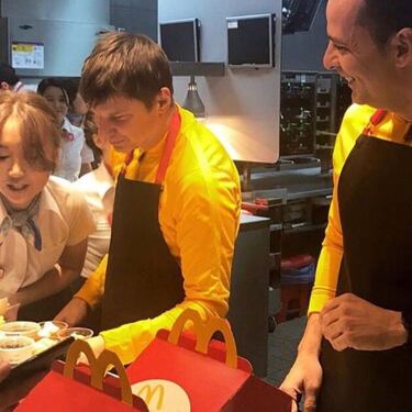 Arshavin, de cliente VIP a dependiente de McDonald's