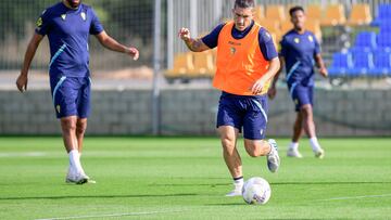 08/11/22 ENTRENAMIENTO CADIZ 
PACHA ESPINO