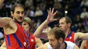 El Unicaja no puede con Kirilenko en Moscú