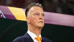 DOHA, QATAR - DECEMBER 03: Louis van Gaal, Head Coach of Netherlands, looks on prior to the FIFA World Cup Qatar 2022 Round of 16 match between Netherlands and USA at Khalifa International Stadium on December 03, 2022 in Doha, Qatar. (Photo by Maddie Meyer - FIFA/FIFA via Getty Images)