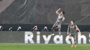  Rodrygo se sacó un zurdazo potentísimo en el borde del área, que desvía lo justo Ratiu, para crear una parábola imparable para Batalla.