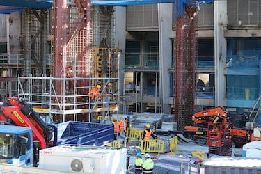 Pese a haber fracasado en sus pronósticos más optimistas, que situaban el regreso en noviembre de 2024, coincidiendo con el 125 aniversario de la fundación del club, el Barça mantiene un escenario de regreso al Spotify Camp Nou antes de que termine la temporada 2024-25.