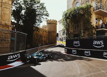 Fernando Alonso durante el Gran Premio de Azerbaiyán.