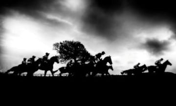 Imagen del hipódromo de Tauton en Inglaterra, durante una carrera de caballos. 
