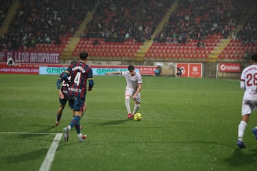 Dani Jiménez y el Huesca hurgan en la herida del Reino