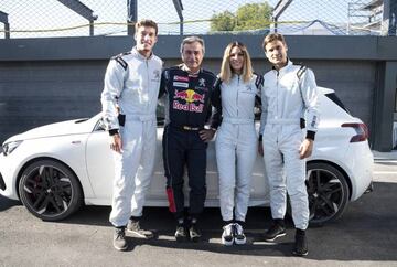 Pablo Carreño y David Ferrer, embajadores de Peugeot, probaron en el Circuito del Jarama el nuevo 308 GTI de 270 caballos junto a la cantante Edurne y el piloto Carlos Sainz.