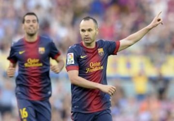 Barcelona - Málaga. 4-0 Iniesta celebra el cuarto gol.