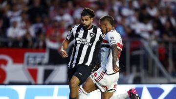 Soccer Football - Brasileiro Championship - Sao Paulo v Botafogo - Estadio Morumbi, Sao Paulo, Brazil - August 19, 2023 Botafogo's Diego Costa in action with Sao Paulo's Diego Costa REUTERS/Carla Carniel