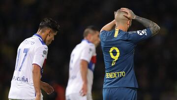 AME9467. CÓRDOBA (ARGENTINA), 02/06/2019.- ,Darío Benedetto, de Boca Juniors, lamenta una jugada durante el partido por la final de la Copa de la Superliga Argentina entre Boca Juniors y Tigre, este domingo, en el estadio Mario Alberto Kempes de la ciudad de Córdoba (Argentina). EFE/ Nicolás Aguilera