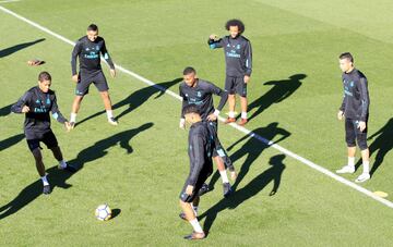 Entrenamiento del Madrid antes de viajar a Girona
