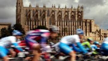 El pelotón se planta en la Challenge de Mallorca