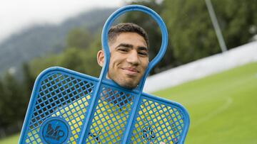 Achraf, con el Borussia Dortmund.