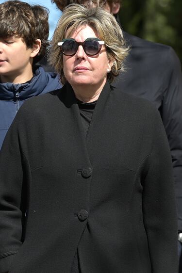 Simoneta Gómez-Acebo sale del cementerio San Isidro tras el entierro de Fernando Humberto Gómez-Acebo.