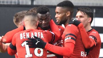 Los jugadores del Rennes celebran un gol.