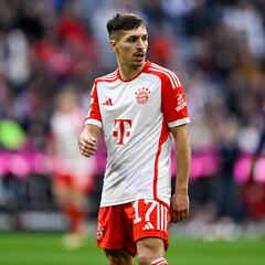 Bryan Zaragoza, en Pamplona para firmar e incorporarse a Osasuna